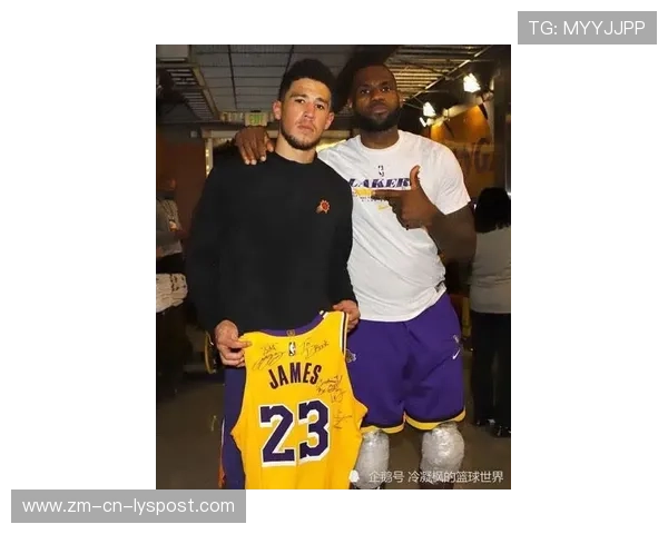 字母哥赛后送球衣给病童，照片温暖全球